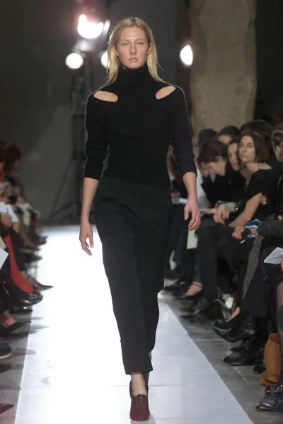 Look 15